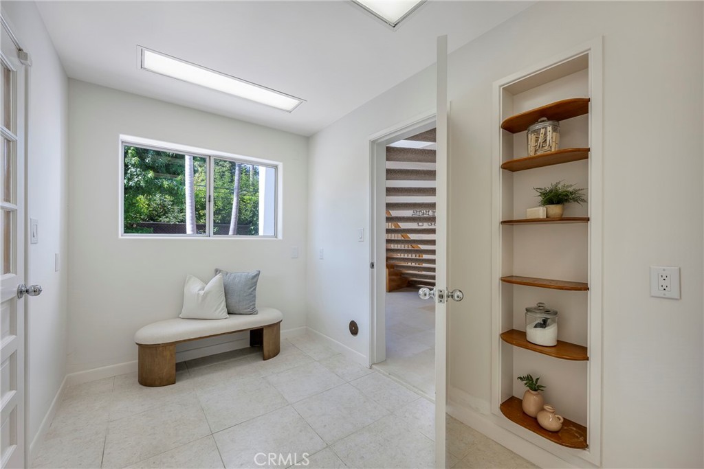 755 E Sunny Hills Rd