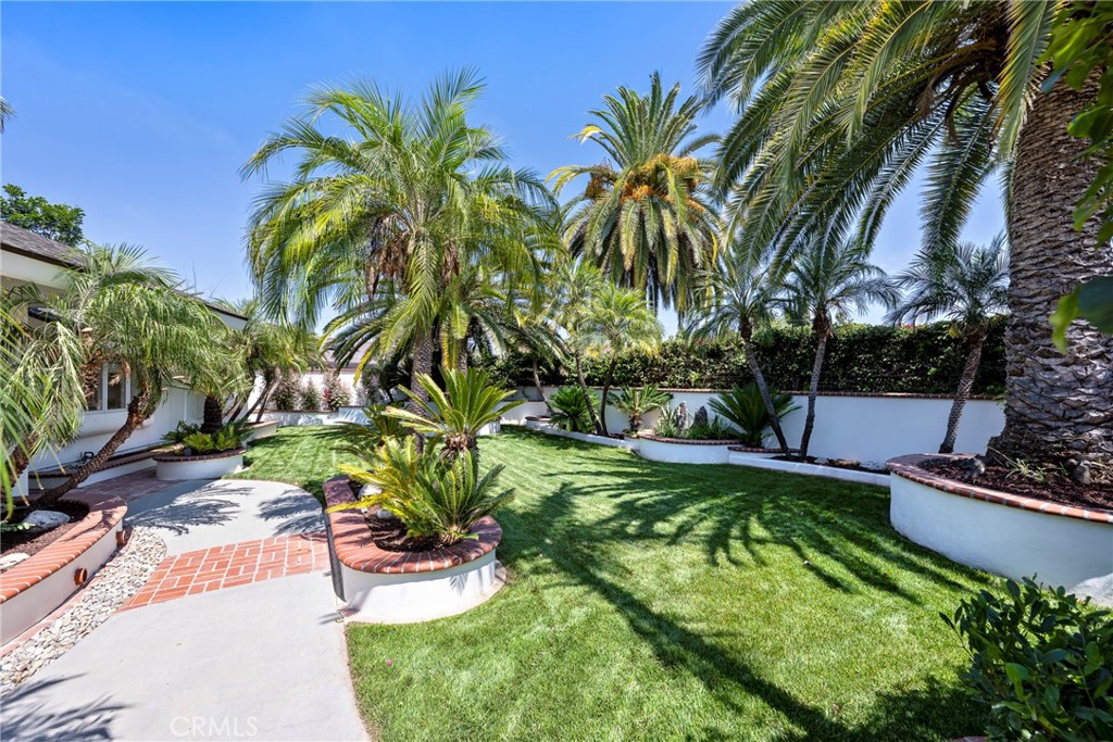 755 E Sunny Hills Rd