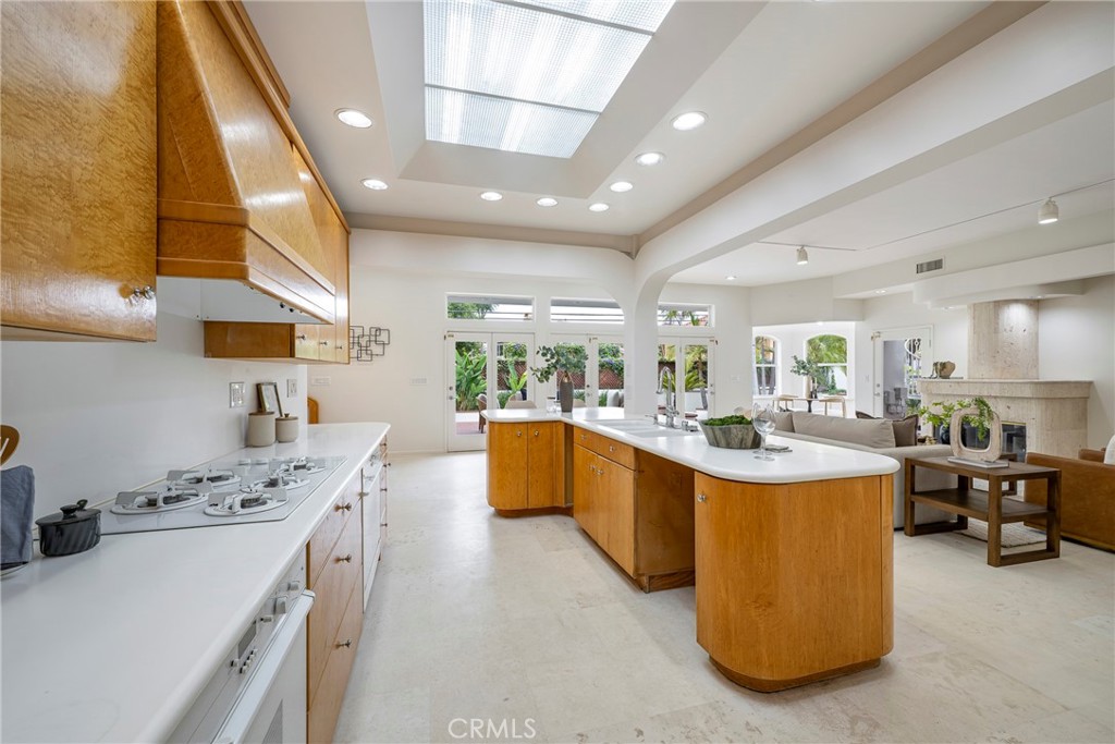 755 E Sunny Hills Rd