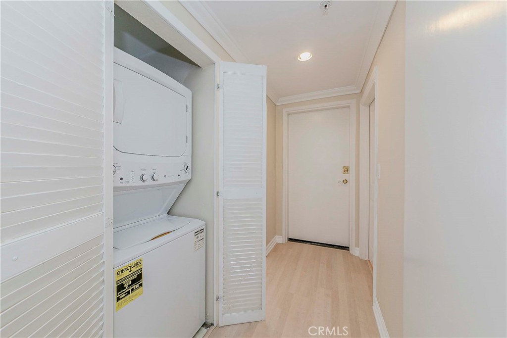 1250 Midvale Avenue 302