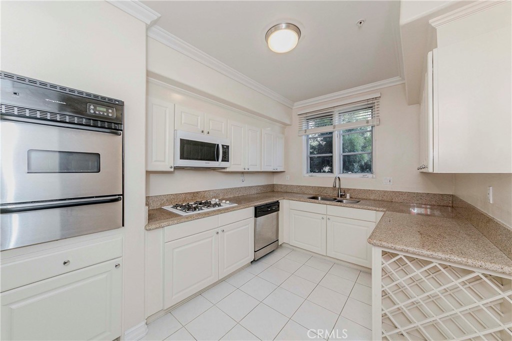 1250 Midvale Avenue 302