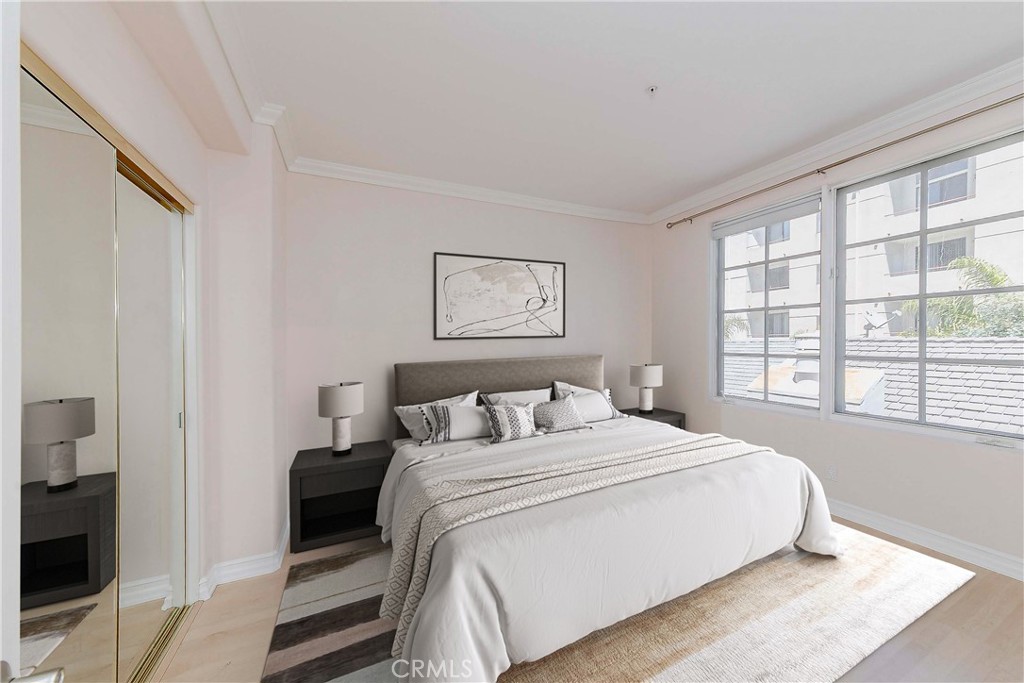 1250 Midvale Avenue 302