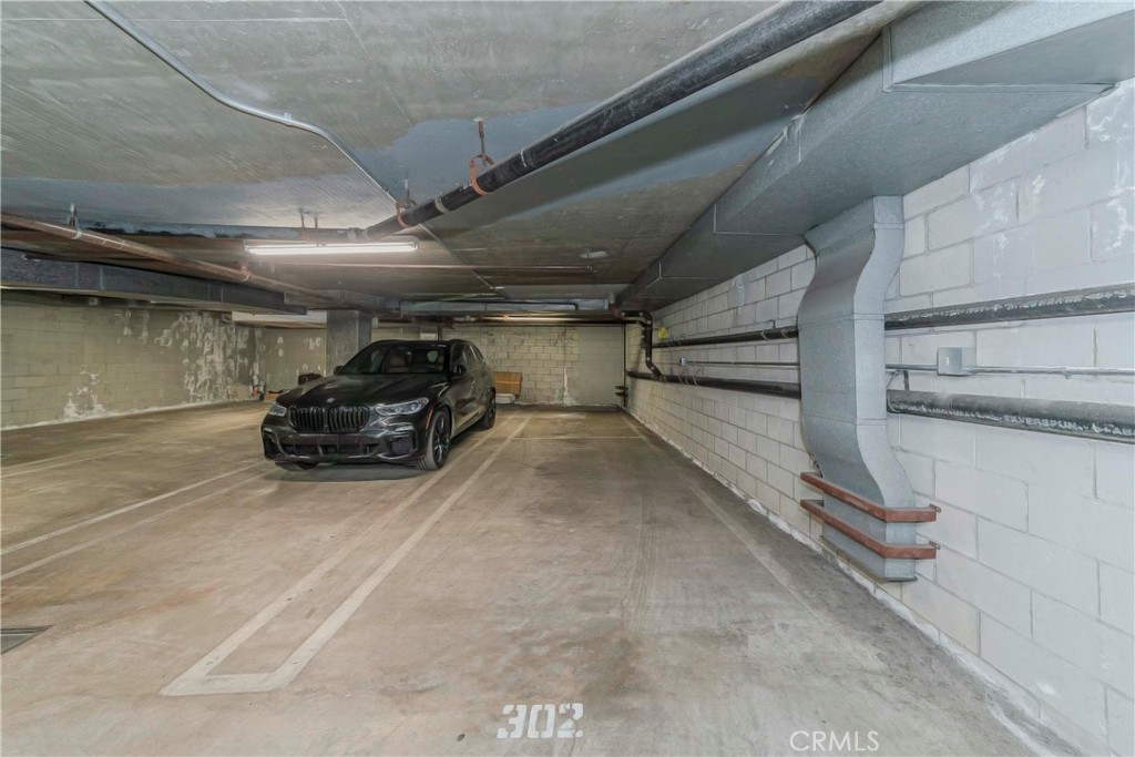 1250 Midvale Avenue 302