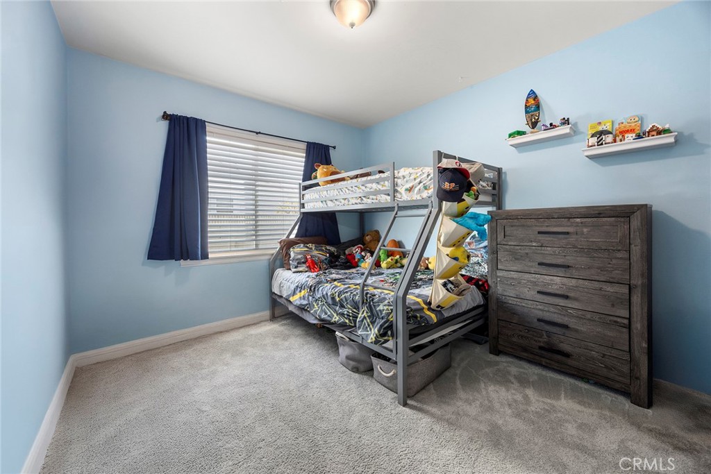 719 W Roberta Avenue