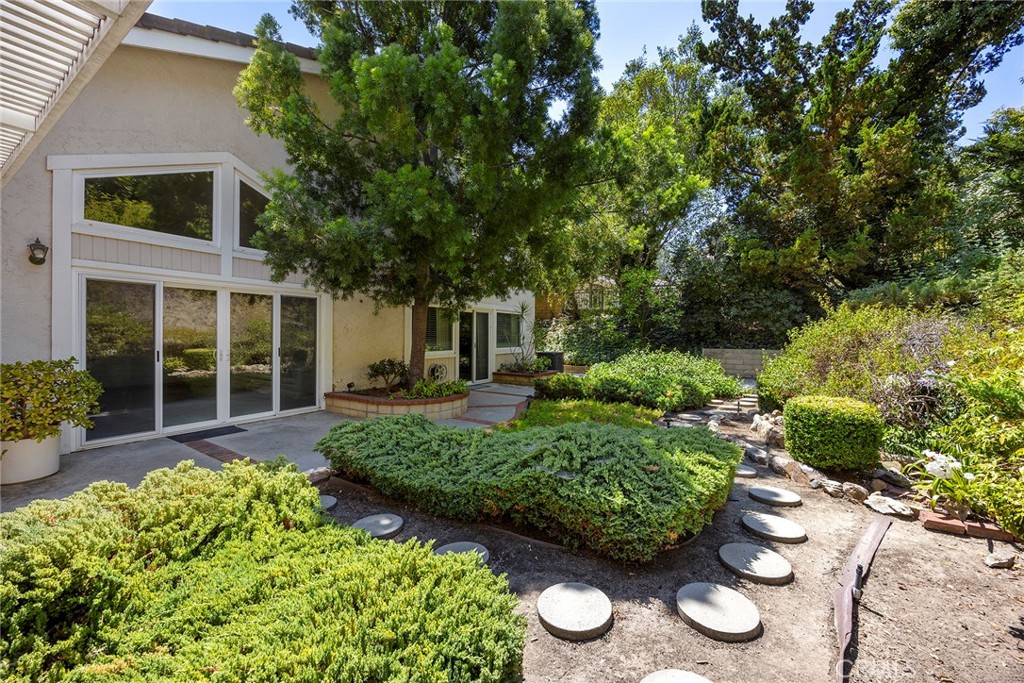 5409 Willowick Circle