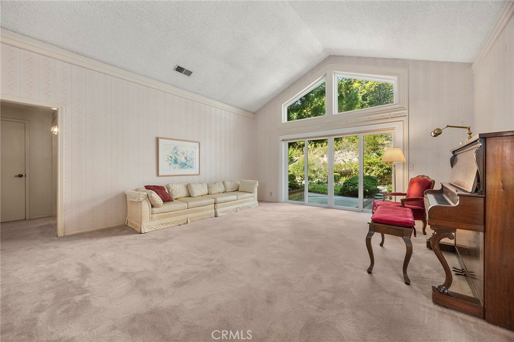 5409 Willowick Circle