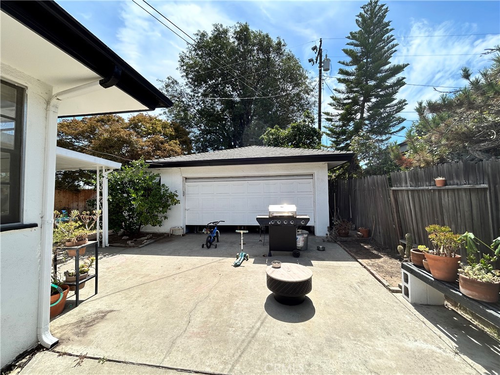 1160 N Richman Avenue