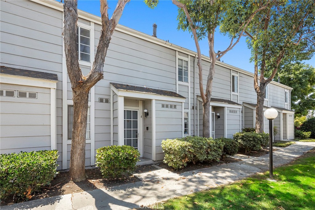 2410 W Orangethorpe Avenue 4