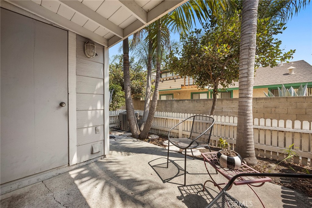 2410 W Orangethorpe Avenue 4