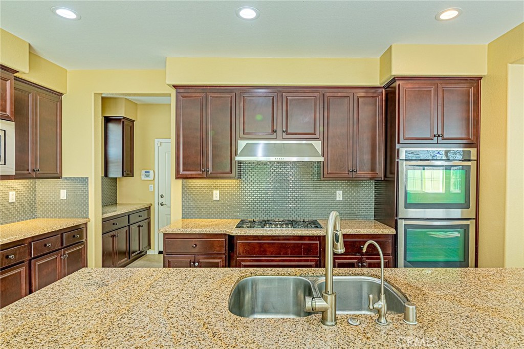 12495 Olive Lane