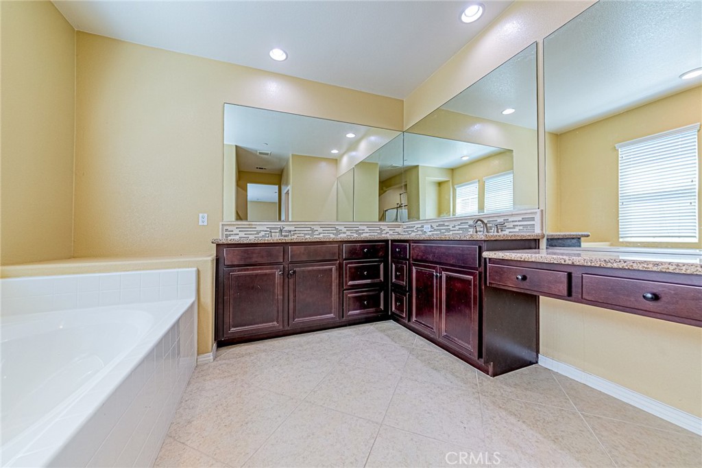 12495 Olive Lane