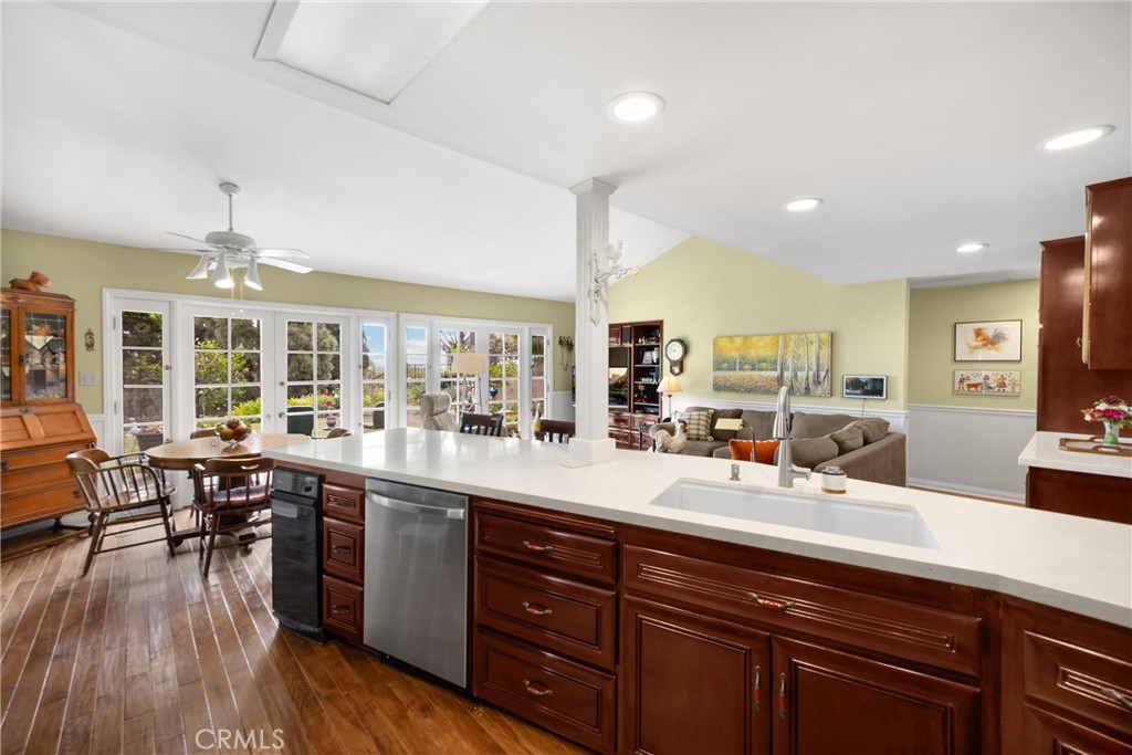 2711 Anacapa Place