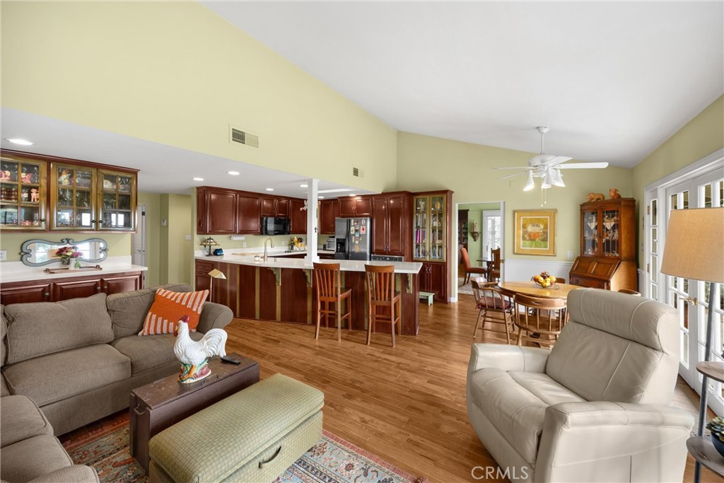 2711 Anacapa Place