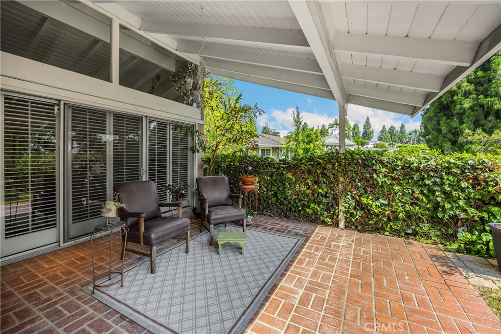 2711 Anacapa Place