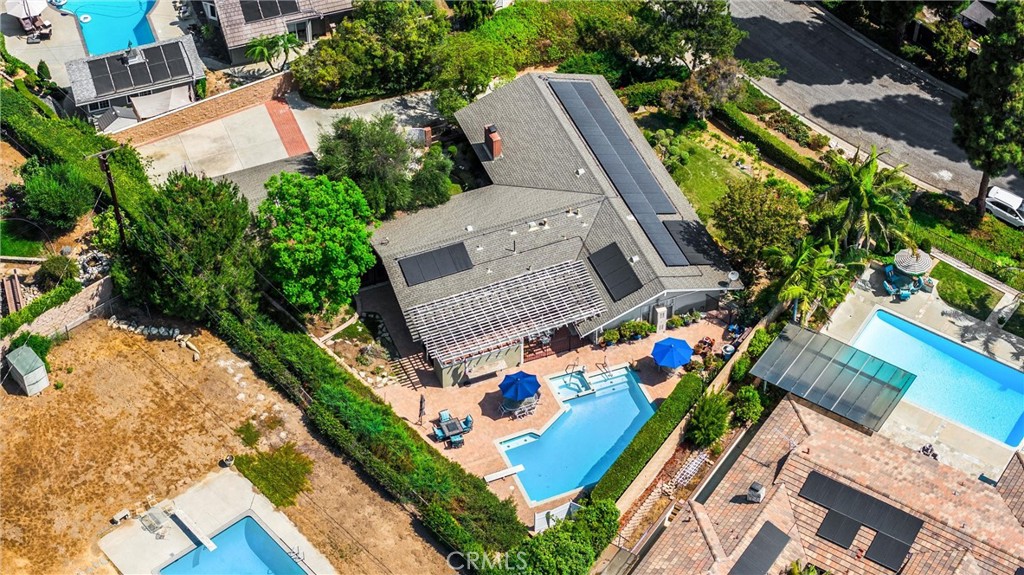 2711 Anacapa Place