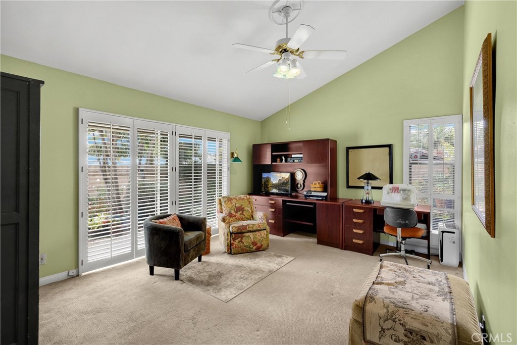 2711 Anacapa Place