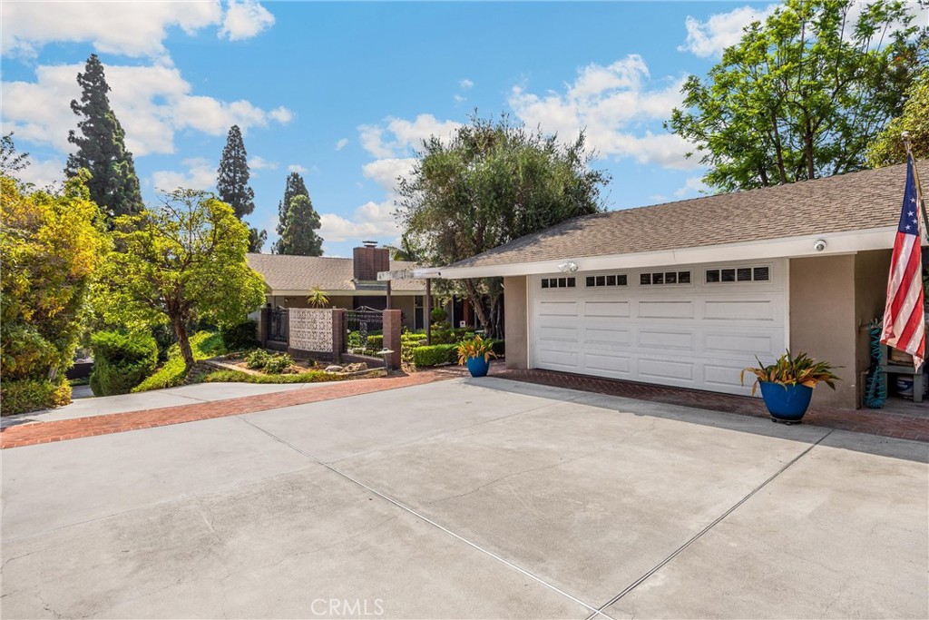 2711 Anacapa Place