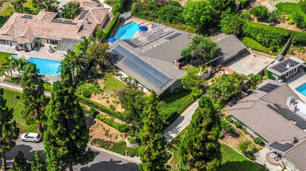 2711 Anacapa Place