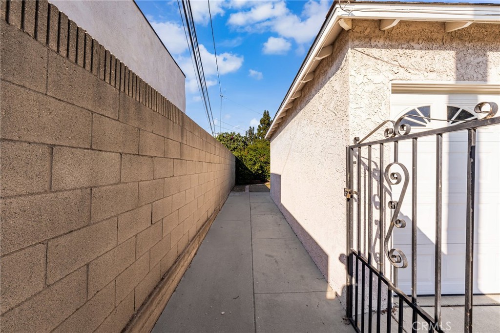 5361 Bridgeview Avenue