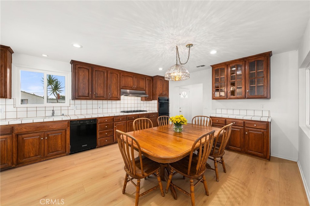 5361 Bridgeview Avenue