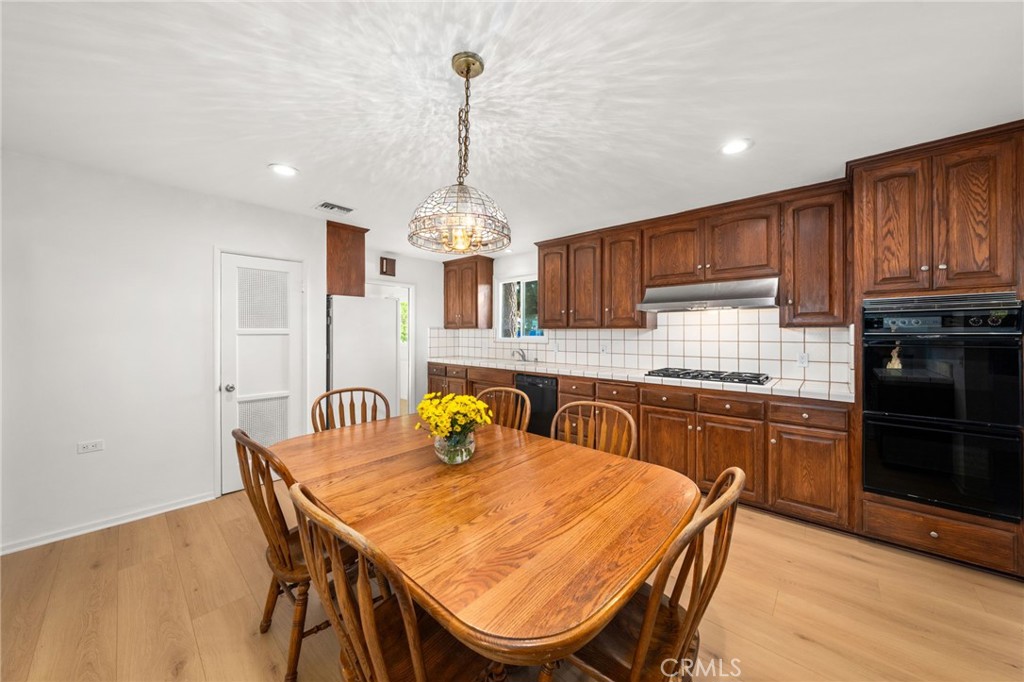 5361 Bridgeview Avenue