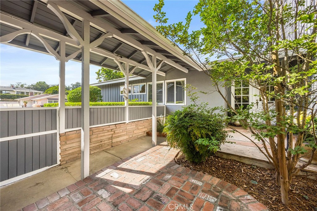 1048 Glenhaven Avenue