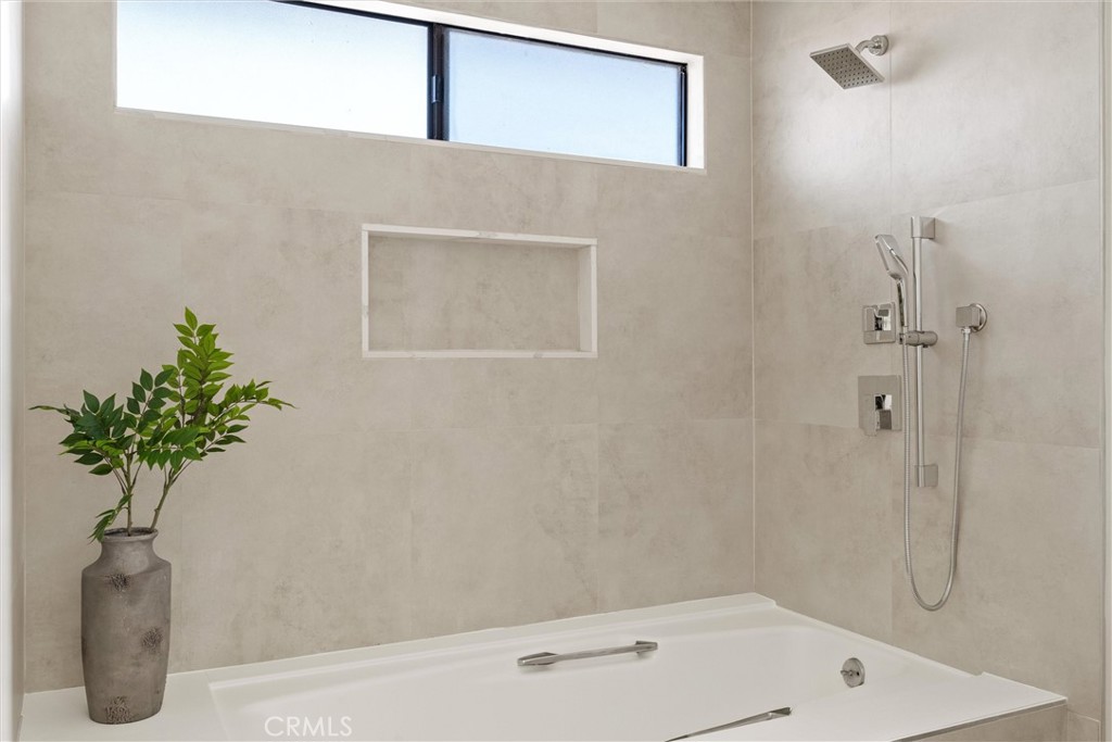 2270 Stanley Avenue 3B