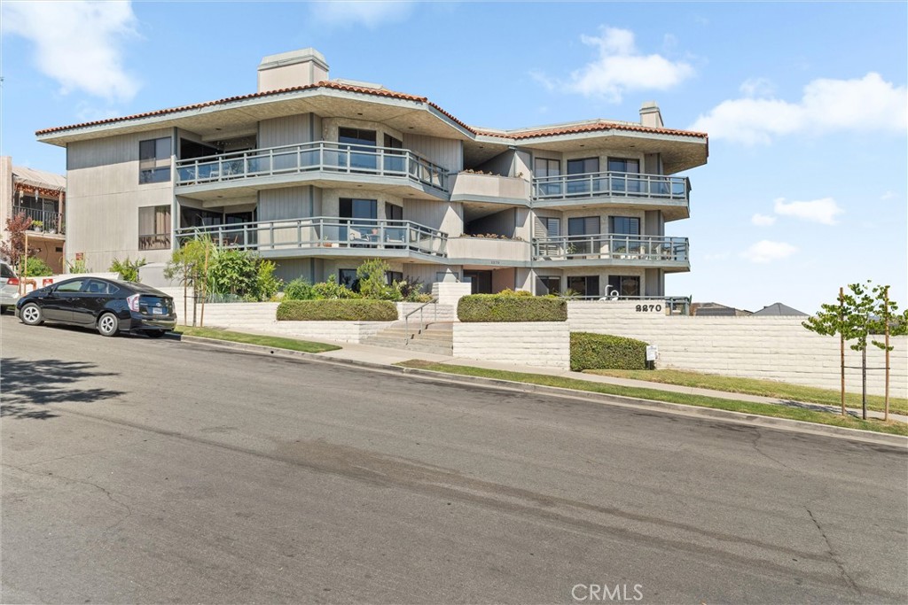 2270 Stanley Avenue 3B