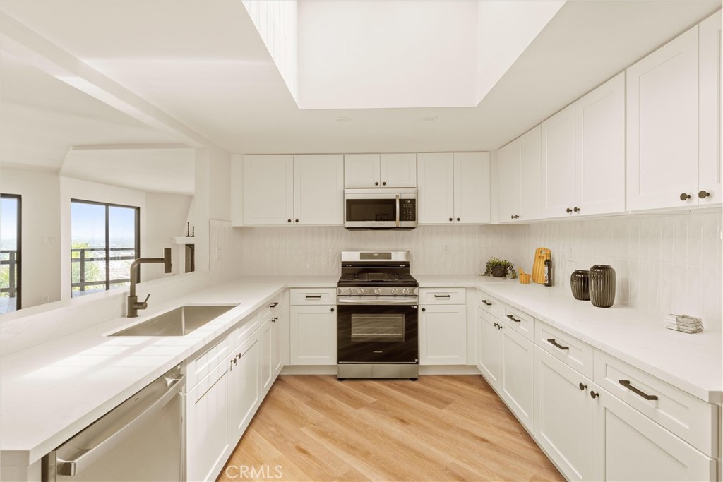 2270 Stanley Avenue 3B