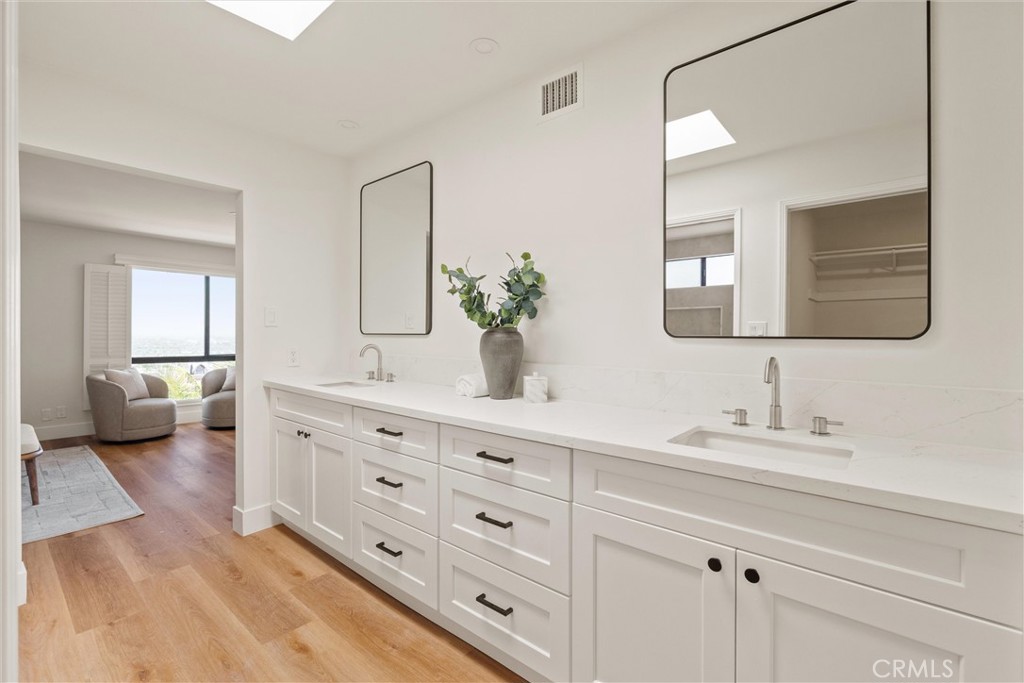 2270 Stanley Avenue 3B