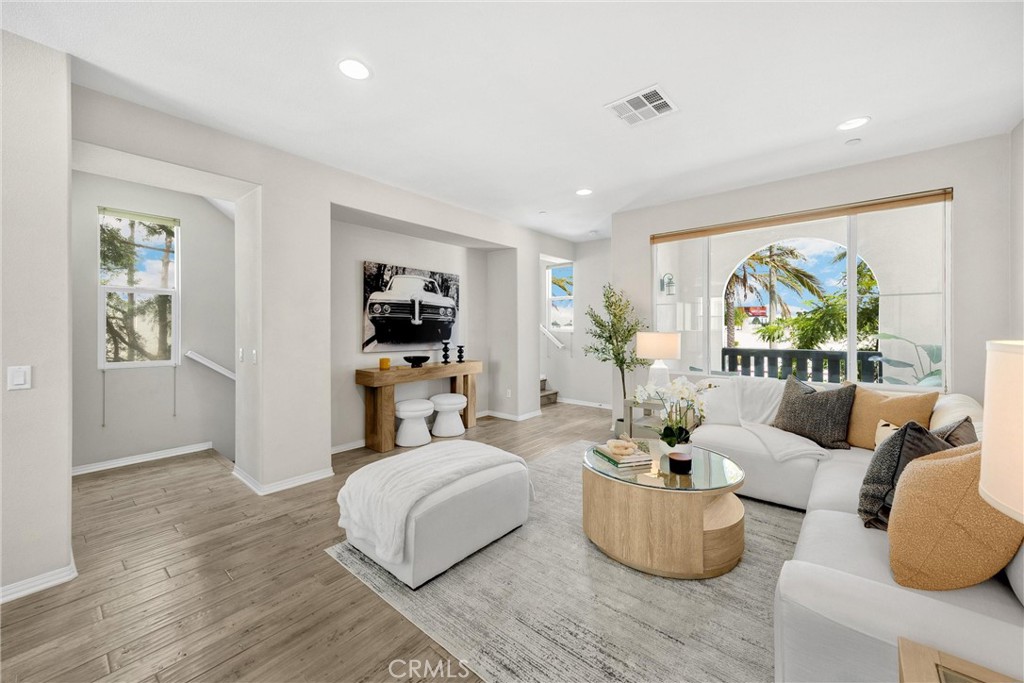 8252 Orangethorpe Avenue