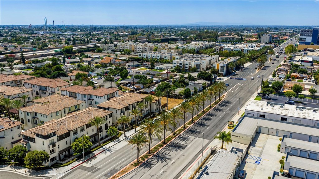 8252 Orangethorpe Avenue