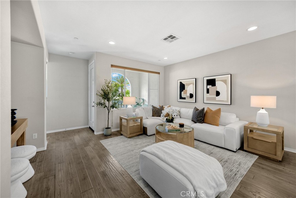 8252 Orangethorpe Avenue