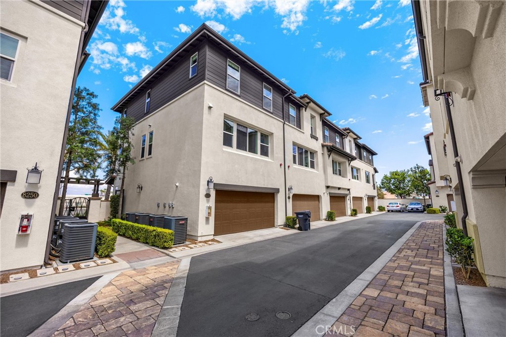 8252 Orangethorpe Avenue