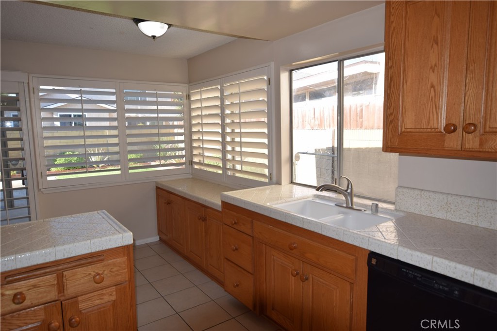 2229 E Vermont Avenue