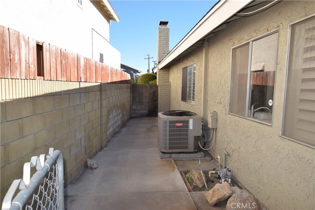 2229 E Vermont Avenue