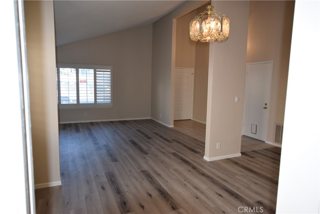 2229 E Vermont Avenue