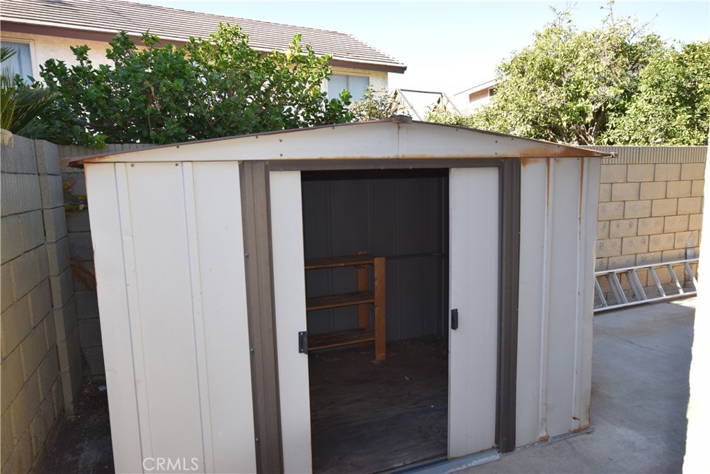 2229 E Vermont Avenue