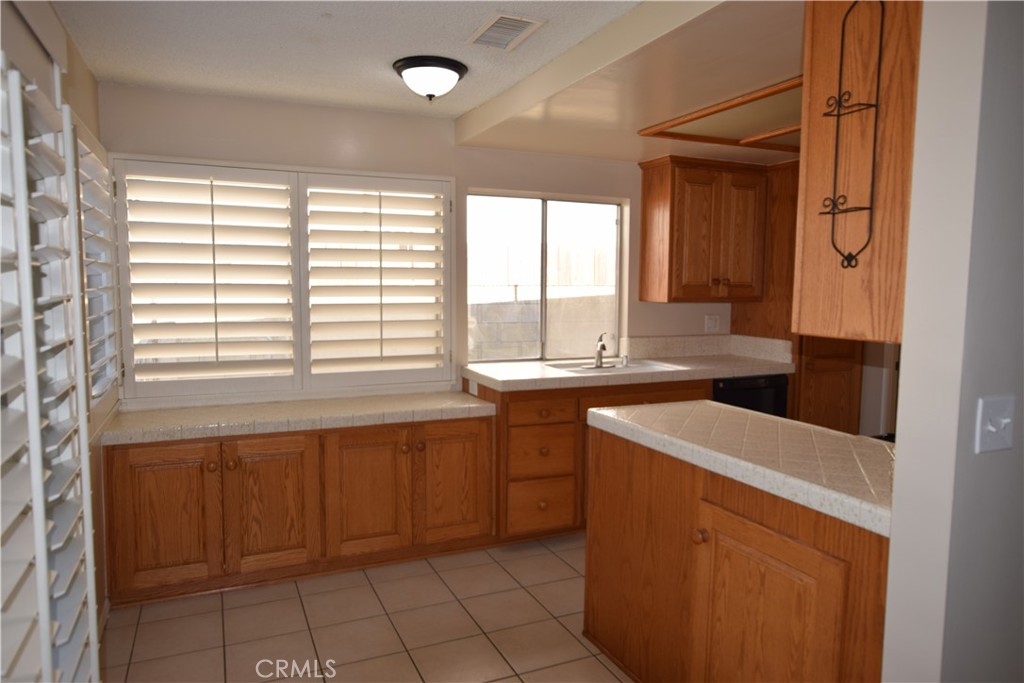 2229 E Vermont Avenue