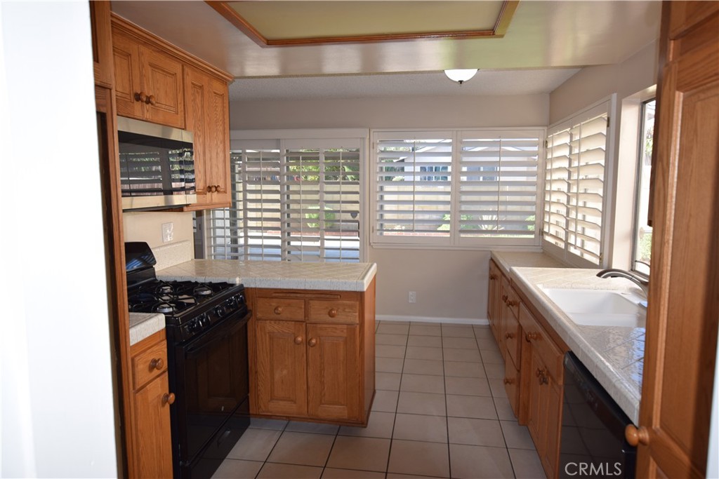 2229 E Vermont Avenue