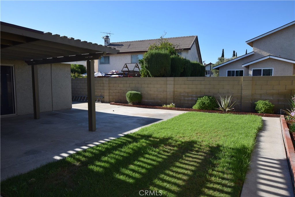 2229 E Vermont Avenue