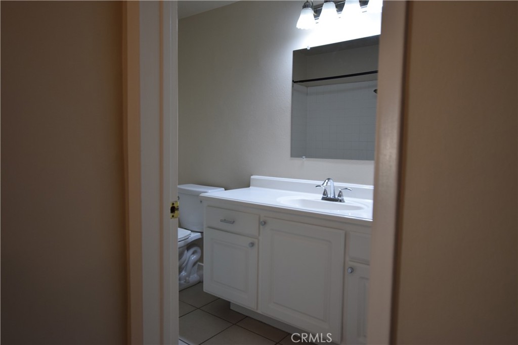 2229 E Vermont Avenue