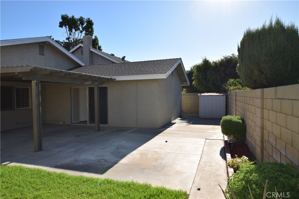 2229 E Vermont Avenue