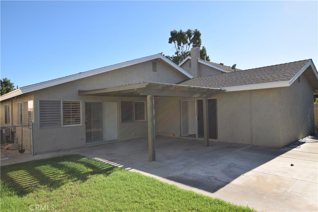 2229 E Vermont Avenue