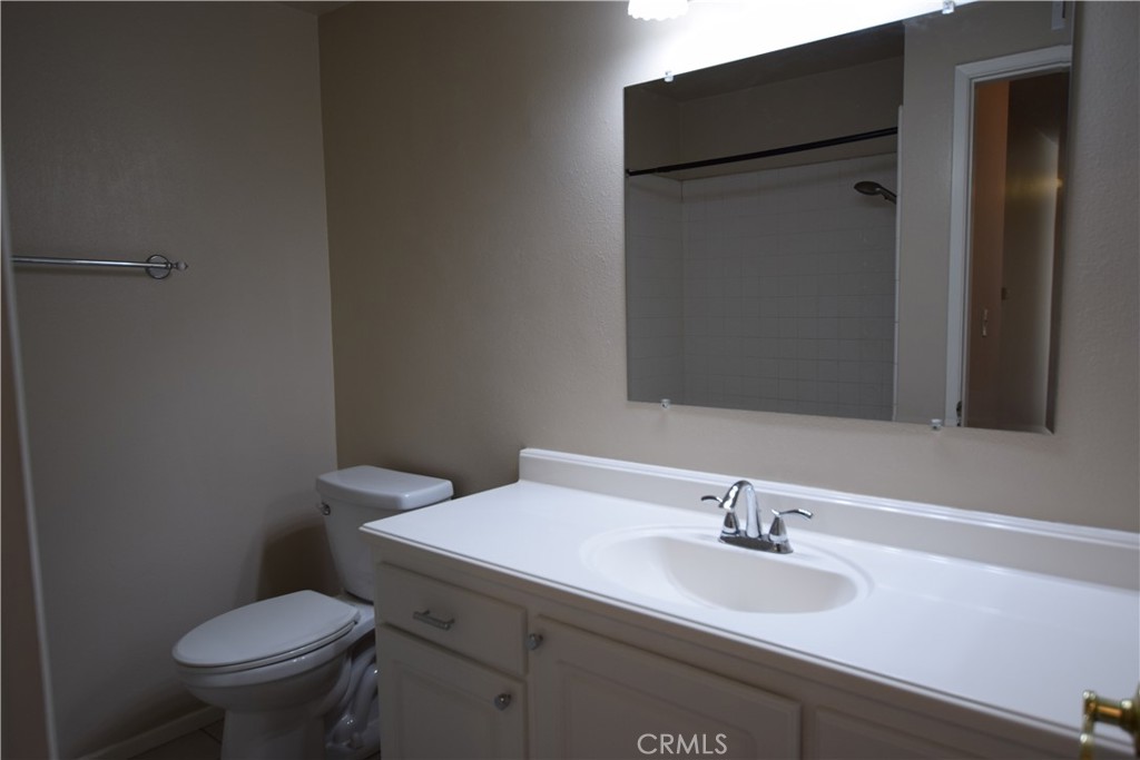 2229 E Vermont Avenue