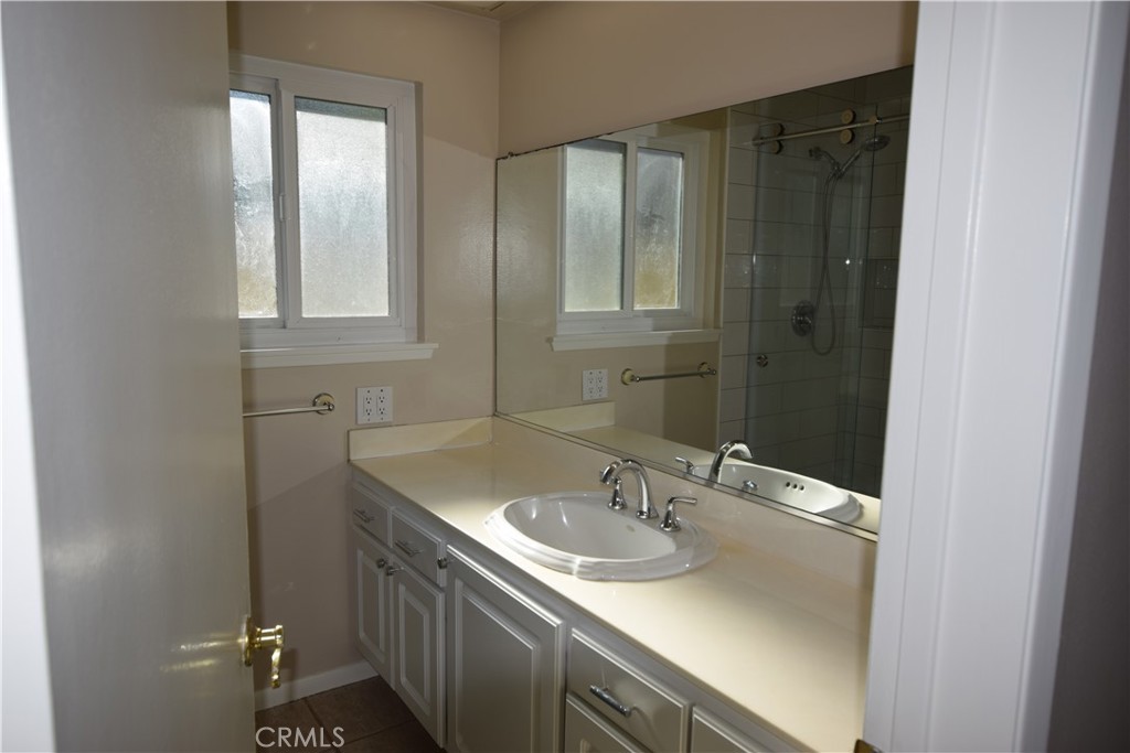 2229 E Vermont Avenue