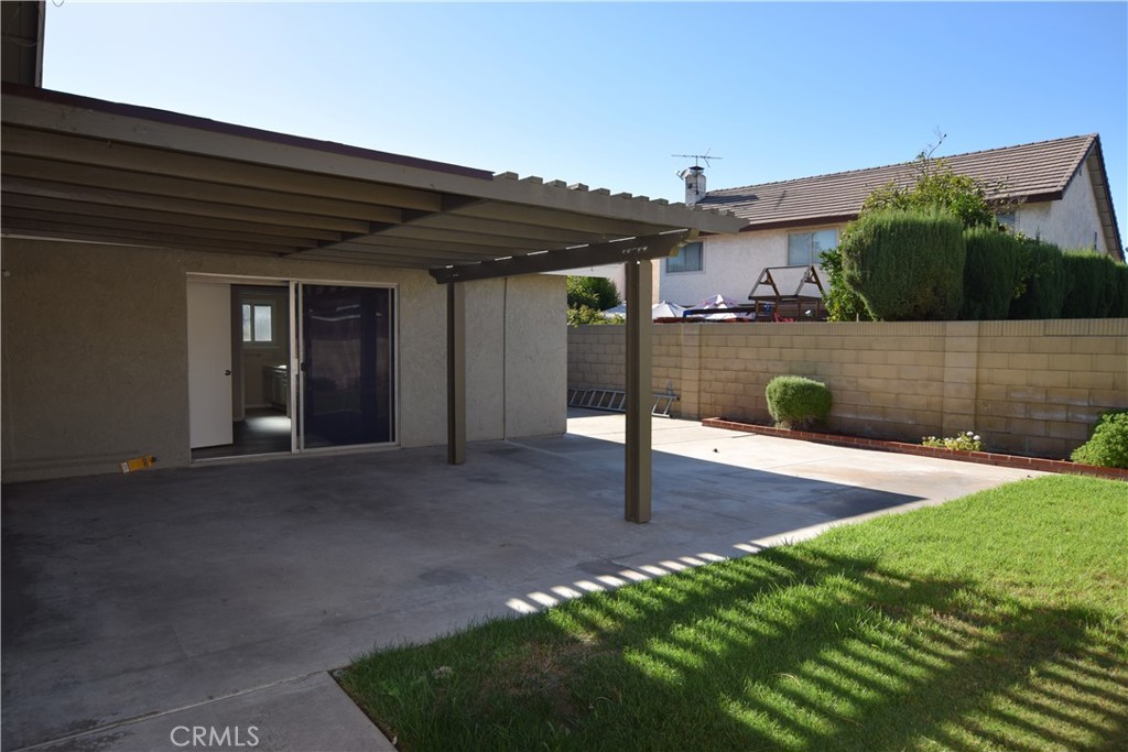 2229 E Vermont Avenue