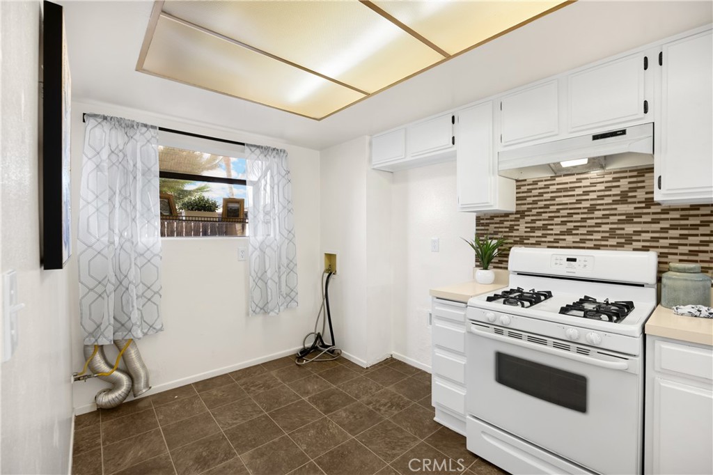 1675 W Lambert Road 22