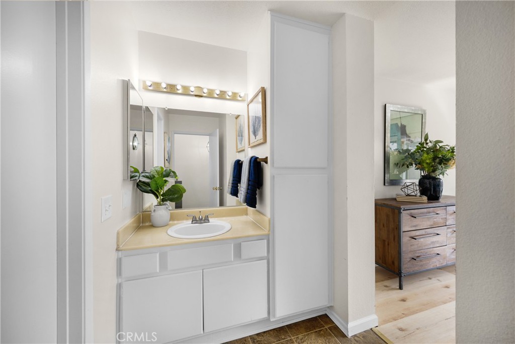 1675 W Lambert Road 22