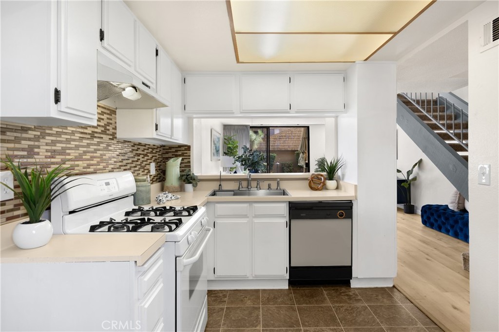 1675 W Lambert Road 22